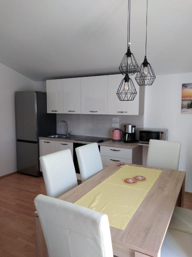Apartments Mary Murter Extérieur photo